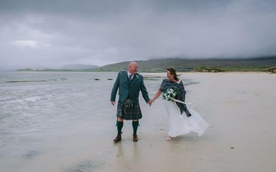 Zoe & Gary’s Seilebost beach humanist wedding