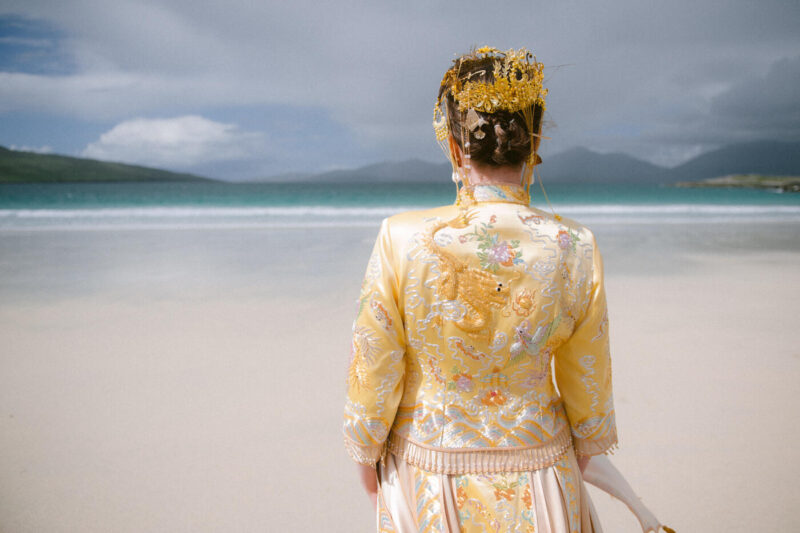 bride on luskentyre beach