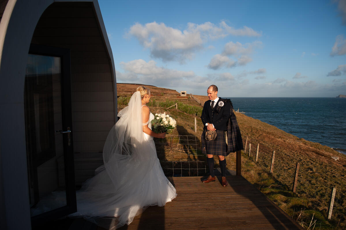 wedding couple of secroft pods isle of lewis 