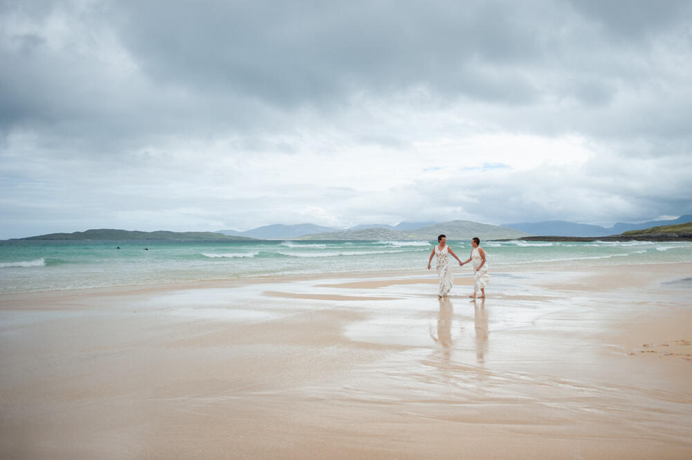 wedding shoot on scarista beach 