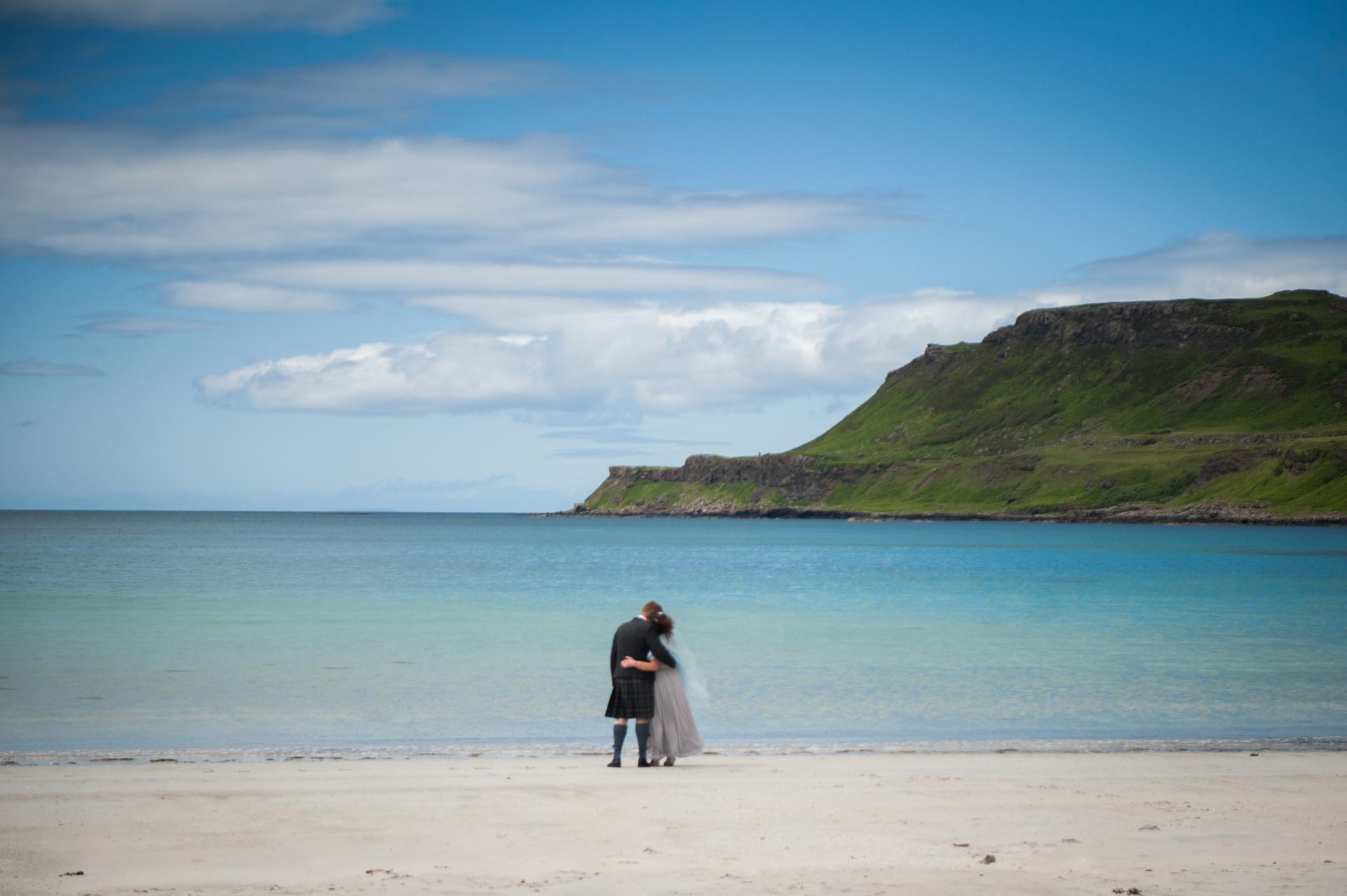 beach wedding in scotland 