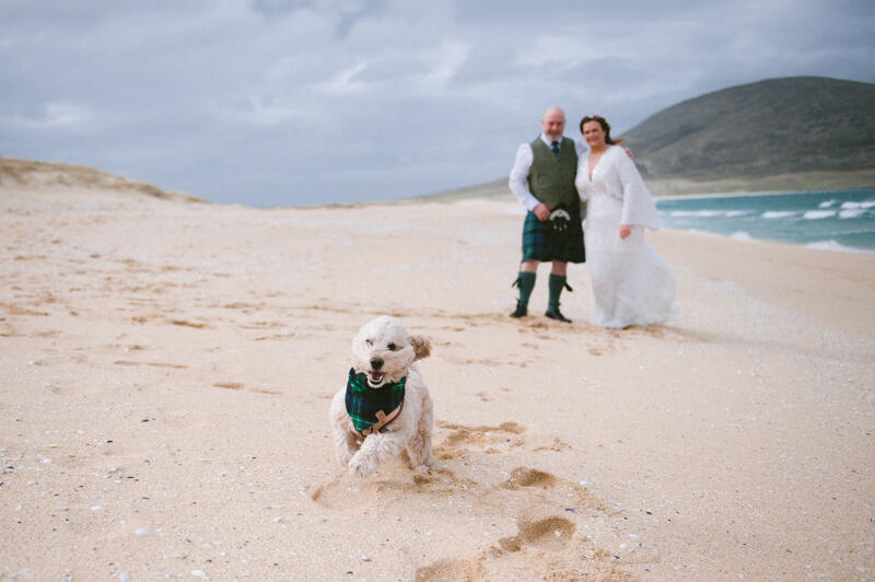 Intimate family wedding on Scarista beach, Outer Hebrides